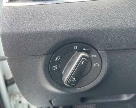 Белый Шкода Октавия, объемом двигателя 2 л и пробегом 220 тыс. км за 16200 $, фото 27 на Automoto.ua