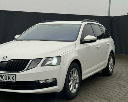 Белый Шкода Октавия, объемом двигателя 1.6 л и пробегом 280 тыс. км за 11900 $, фото 6 на Automoto.ua