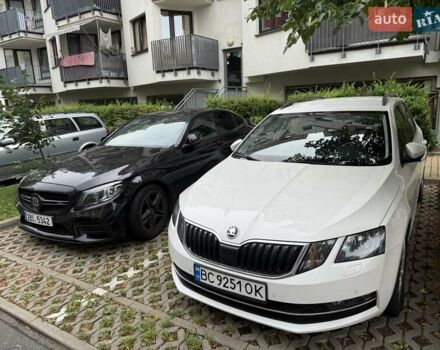 Белый Шкода Октавия, объемом двигателя 2 л и пробегом 226 тыс. км за 16950 $, фото 1 на Automoto.ua