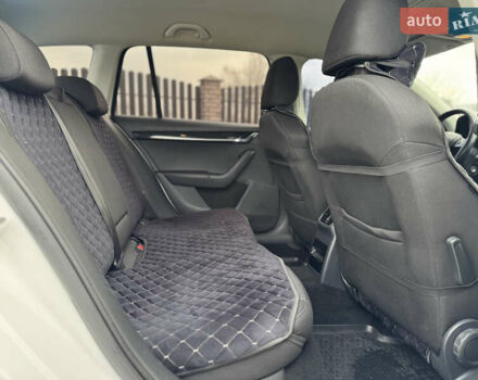 Білий Шкода Октавія, об'ємом двигуна 1.8 л та пробігом 216 тис. км за 14190 $, фото 17 на Automoto.ua