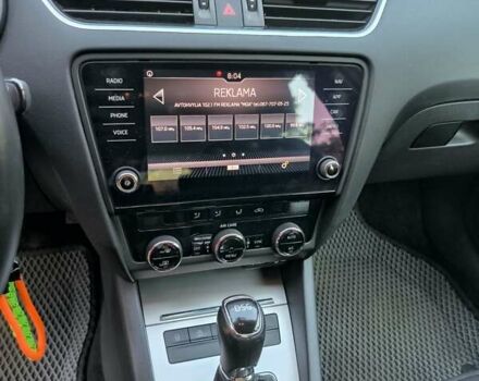 Белый Шкода Октавия, объемом двигателя 1.6 л и пробегом 242 тыс. км за 15000 $, фото 29 на Automoto.ua