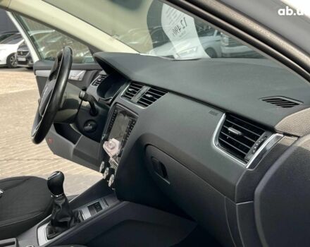 Белый Шкода Октавия, объемом двигателя 1.6 л и пробегом 260 тыс. км за 12490 $, фото 22 на Automoto.ua