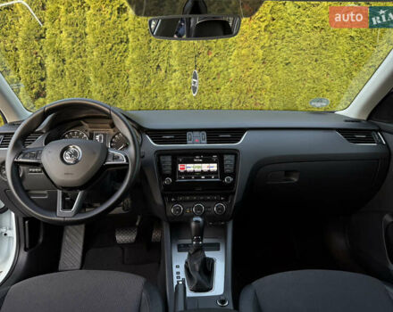 Белый Шкода Октавия, объемом двигателя 2 л и пробегом 183 тыс. км за 14300 $, фото 52 на Automoto.ua