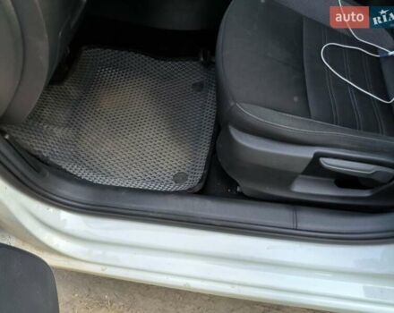 Белый Шкода Октавия, объемом двигателя 1.6 л и пробегом 242 тыс. км за 15000 $, фото 16 на Automoto.ua