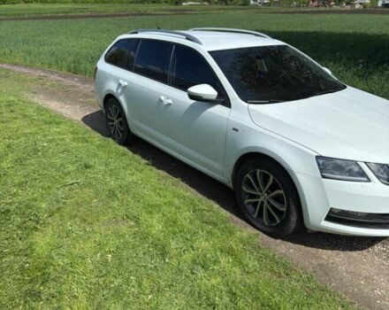 Білий Шкода Октавія, об'ємом двигуна 2 л та пробігом 293 тис. км за 12500 $, фото 2 на Automoto.ua