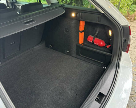 Белый Шкода Октавия, объемом двигателя 1.6 л и пробегом 197 тыс. км за 14499 $, фото 39 на Automoto.ua