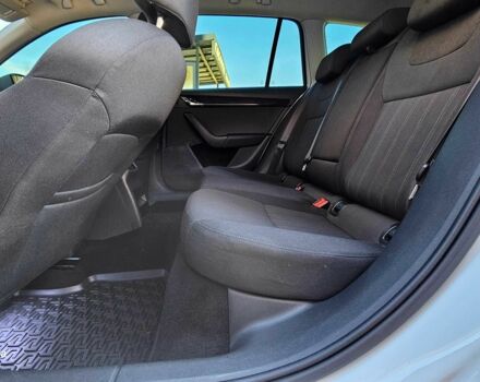 Белый Шкода Октавия, объемом двигателя 1.6 л и пробегом 245 тыс. км за 12500 $, фото 8 на Automoto.ua