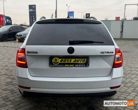 Белый Шкода Октавия, объемом двигателя 2 л и пробегом 269 тыс. км за 15590 $, фото 5 на Automoto.ua