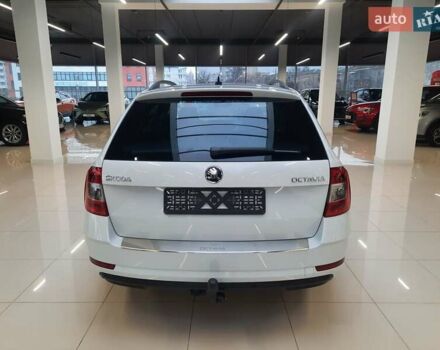 Белый Шкода Октавия, объемом двигателя 1.6 л и пробегом 214 тыс. км за 12900 $, фото 3 на Automoto.ua