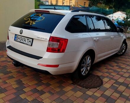 Белый Шкода Октавия, объемом двигателя 1.6 л и пробегом 308 тыс. км за 10900 $, фото 3 на Automoto.ua