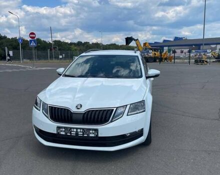 Белый Шкода Октавия, объемом двигателя 2 л и пробегом 220 тыс. км за 16200 $, фото 2 на Automoto.ua