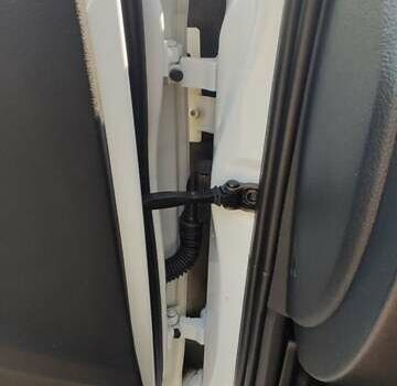 Белый Шкода Октавия, объемом двигателя 1.6 л и пробегом 186 тыс. км за 14900 $, фото 24 на Automoto.ua