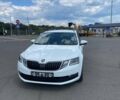 Белый Шкода Октавия, объемом двигателя 2 л и пробегом 220 тыс. км за 16200 $, фото 2 на Automoto.ua