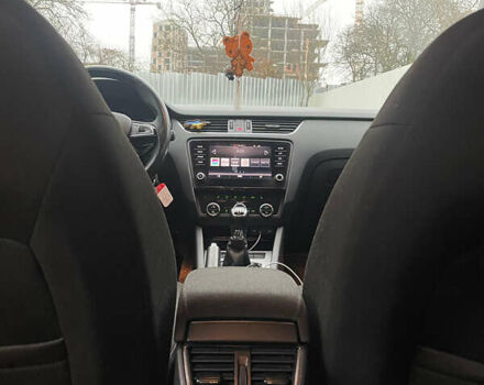 Белый Шкода Октавия, объемом двигателя 1.6 л и пробегом 200 тыс. км за 13700 $, фото 30 на Automoto.ua