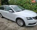 Белый Шкода Октавия, объемом двигателя 0 л и пробегом 220 тыс. км за 12950 $, фото 1 на Automoto.ua