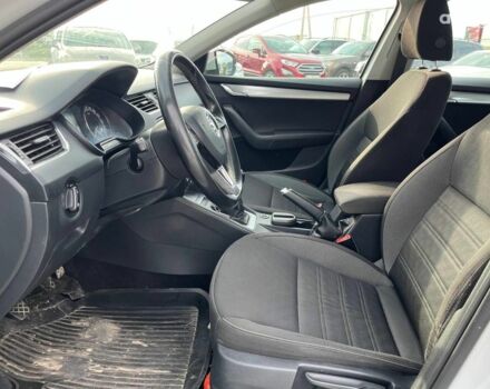 Белый Шкода Октавия, объемом двигателя 1.6 л и пробегом 260 тыс. км за 12490 $, фото 11 на Automoto.ua