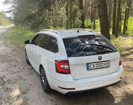 Белый Шкода Октавия, объемом двигателя 1.6 л и пробегом 280 тыс. км за 13900 $, фото 6 на Automoto.ua