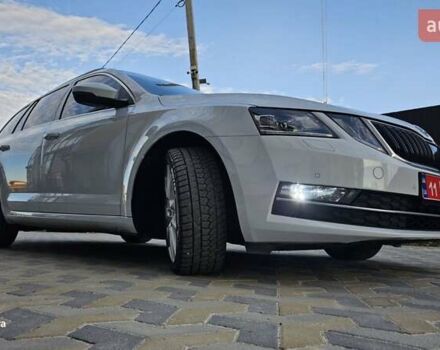 Белый Шкода Октавия, объемом двигателя 1.6 л и пробегом 245 тыс. км за 12499 $, фото 2 на Automoto.ua