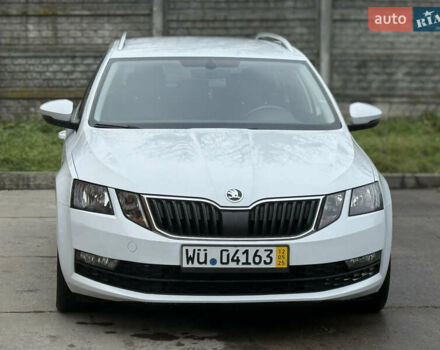Белый Шкода Октавия, объемом двигателя 1.6 л и пробегом 218 тыс. км за 12950 $, фото 4 на Automoto.ua