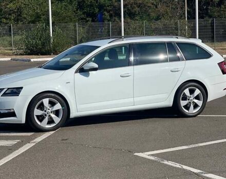 Белый Шкода Октавия, объемом двигателя 2 л и пробегом 220 тыс. км за 16200 $, фото 127 на Automoto.ua