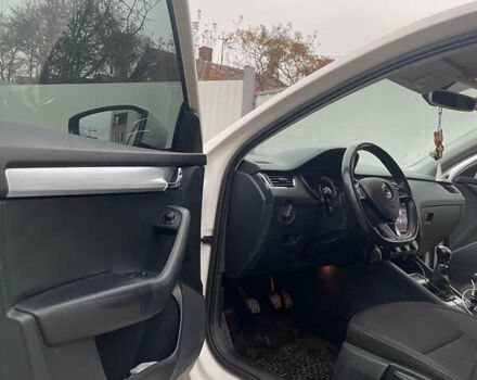 Белый Шкода Октавия, объемом двигателя 1.6 л и пробегом 200 тыс. км за 13700 $, фото 13 на Automoto.ua