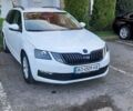Белый Шкода Октавия, объемом двигателя 1.6 л и пробегом 220 тыс. км за 13200 $, фото 1 на Automoto.ua