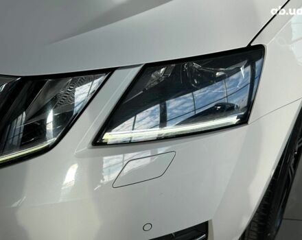 Белый Шкода Октавия, объемом двигателя 1.6 л и пробегом 212 тыс. км за 15340 $, фото 6 на Automoto.ua