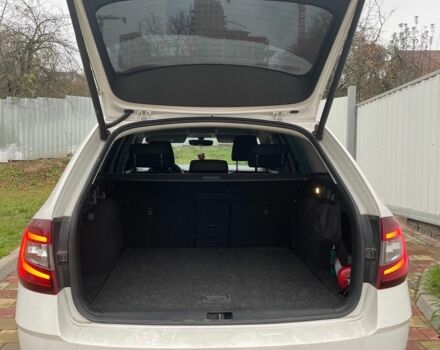 Белый Шкода Октавия, объемом двигателя 1.6 л и пробегом 200 тыс. км за 13700 $, фото 3 на Automoto.ua