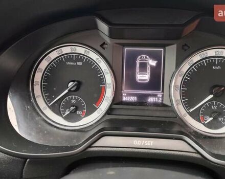 Белый Шкода Октавия, объемом двигателя 1.6 л и пробегом 342 тыс. км за 10800 $, фото 3 на Automoto.ua