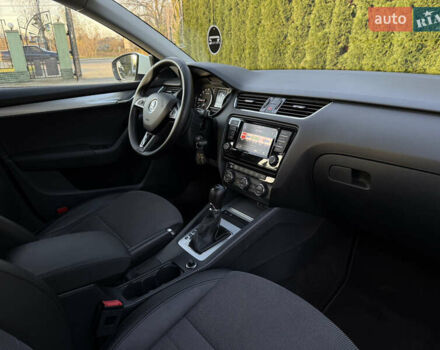 Белый Шкода Октавия, объемом двигателя 2 л и пробегом 183 тыс. км за 14300 $, фото 4 на Automoto.ua