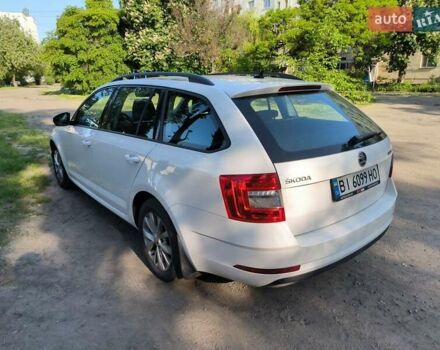 Белый Шкода Октавия, объемом двигателя 1.6 л и пробегом 242 тыс. км за 15000 $, фото 22 на Automoto.ua