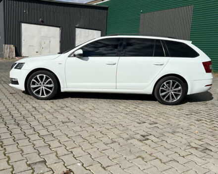 Білий Шкода Октавія, об'ємом двигуна 1.6 л та пробігом 195 тис. км за 14800 $, фото 2 на Automoto.ua
