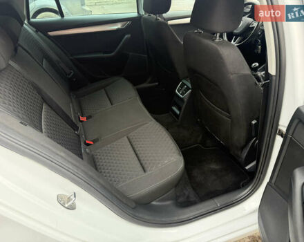 Белый Шкода Октавия, объемом двигателя 1.6 л и пробегом 218 тыс. км за 12950 $, фото 28 на Automoto.ua