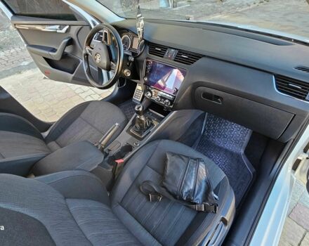 Белый Шкода Октавия, объемом двигателя 1.6 л и пробегом 245 тыс. км за 12500 $, фото 7 на Automoto.ua