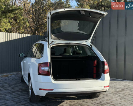 Білий Шкода Октавія, об'ємом двигуна 1.97 л та пробігом 250 тис. км за 13300 $, фото 18 на Automoto.ua