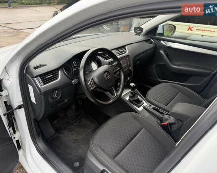 Белый Шкода Октавия, объемом двигателя 1.6 л и пробегом 218 тыс. км за 12950 $, фото 17 на Automoto.ua