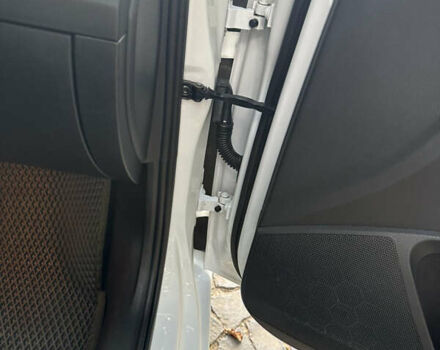 Белый Шкода Октавия, объемом двигателя 1.6 л и пробегом 197 тыс. км за 14499 $, фото 23 на Automoto.ua