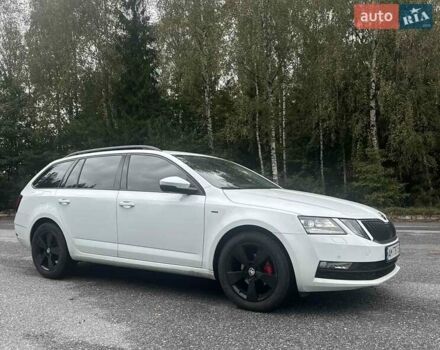Белый Шкода Октавия, объемом двигателя 1.6 л и пробегом 205 тыс. км за 13500 $, фото 7 на Automoto.ua