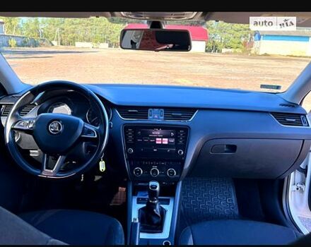 Белый Шкода Октавия, объемом двигателя 1.6 л и пробегом 0 тыс. км за 11500 $, фото 3 на Automoto.ua