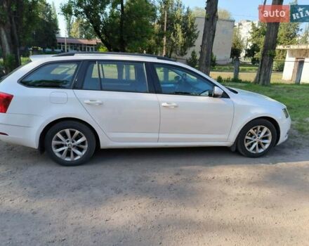 Белый Шкода Октавия, объемом двигателя 1.6 л и пробегом 242 тыс. км за 15000 $, фото 17 на Automoto.ua