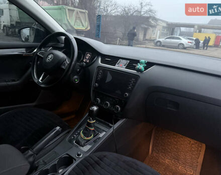 Белый Шкода Октавия, объемом двигателя 2 л и пробегом 320 тыс. км за 14500 $, фото 16 на Automoto.ua