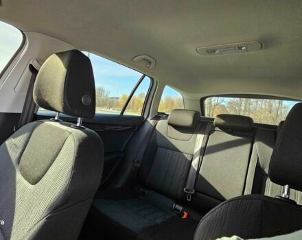 Белый Шкода Октавия, объемом двигателя 1.6 л и пробегом 245 тыс. км за 12500 $, фото 14 на Automoto.ua