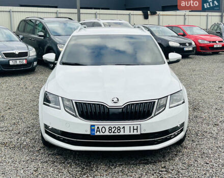 Белый Шкода Октавия, объемом двигателя 2 л и пробегом 240 тыс. км за 17499 $, фото 2 на Automoto.ua