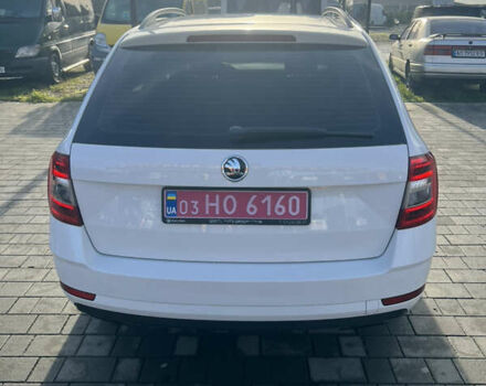 Белый Шкода Октавия, объемом двигателя 2.01 л и пробегом 246 тыс. км за 13500 $, фото 3 на Automoto.ua