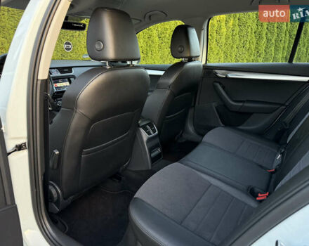 Белый Шкода Октавия, объемом двигателя 2 л и пробегом 183 тыс. км за 14300 $, фото 50 на Automoto.ua