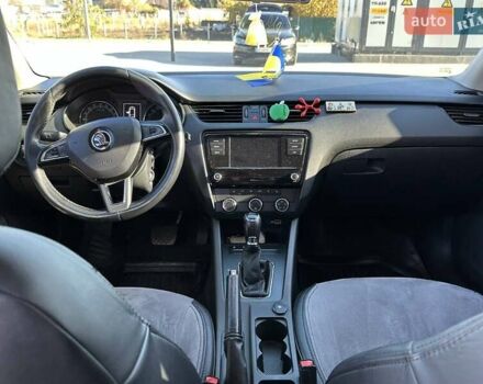 Белый Шкода Октавия, объемом двигателя 1.6 л и пробегом 198 тыс. км за 13500 $, фото 8 на Automoto.ua