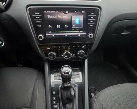 Белый Шкода Октавия, объемом двигателя 1.97 л и пробегом 273 тыс. км за 15200 $, фото 9 на Automoto.ua