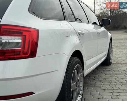 Білий Шкода Октавія, об'ємом двигуна 1.8 л та пробігом 216 тис. км за 14190 $, фото 5 на Automoto.ua