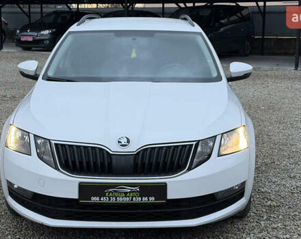 Белый Шкода Октавия, объемом двигателя 1.6 л и пробегом 290 тыс. км за 10999 $, фото 8 на Automoto.ua