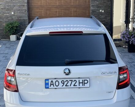 Белый Шкода Октавия, объемом двигателя 2 л и пробегом 236 тыс. км за 13999 $, фото 5 на Automoto.ua